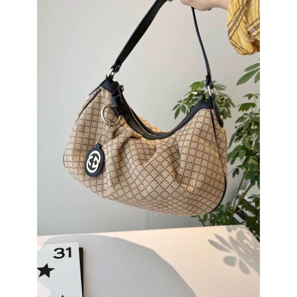 Gucci Women Pre-Loved Bag Very Good Condition